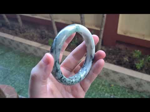 Green and White Jade Bangle (66.5MM)